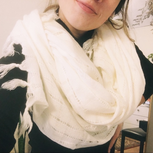 Forever 21 Blanket Scarf - Picture 3 of 3